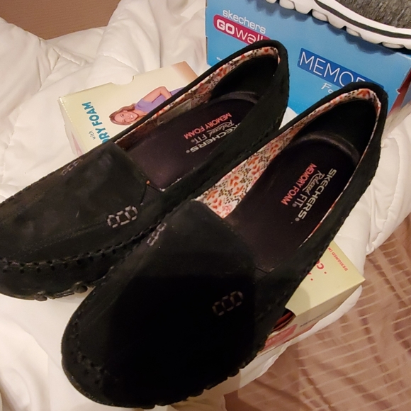 Relaxed fit memory foam shoes - Picture 3 of 3